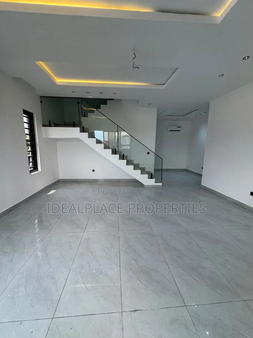 3bdrm Maisonette in Lekki Phase 1 for sale in Lekki Phase 1