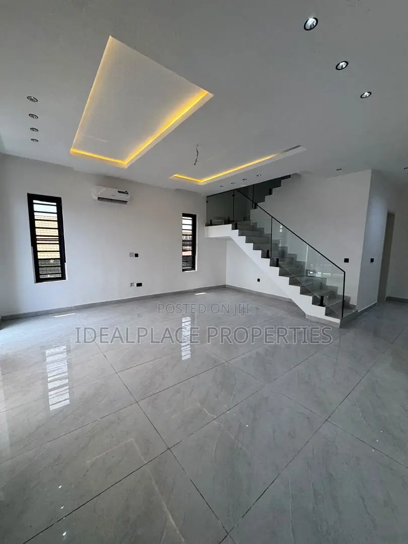 3bdrm Maisonette in Lekki Phase 1 for sale in Lekki Phase 1