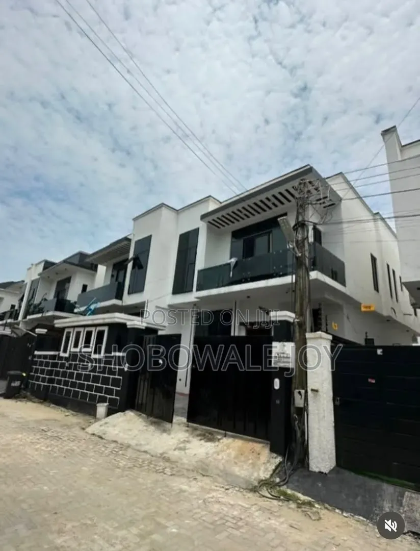 4bdrm Duplex in Ikota for rent in Ikota