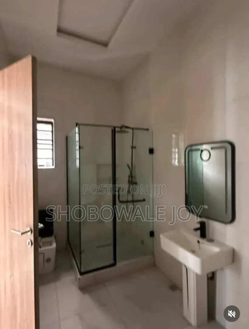 4bdrm Duplex in Ikota for rent in Ikota