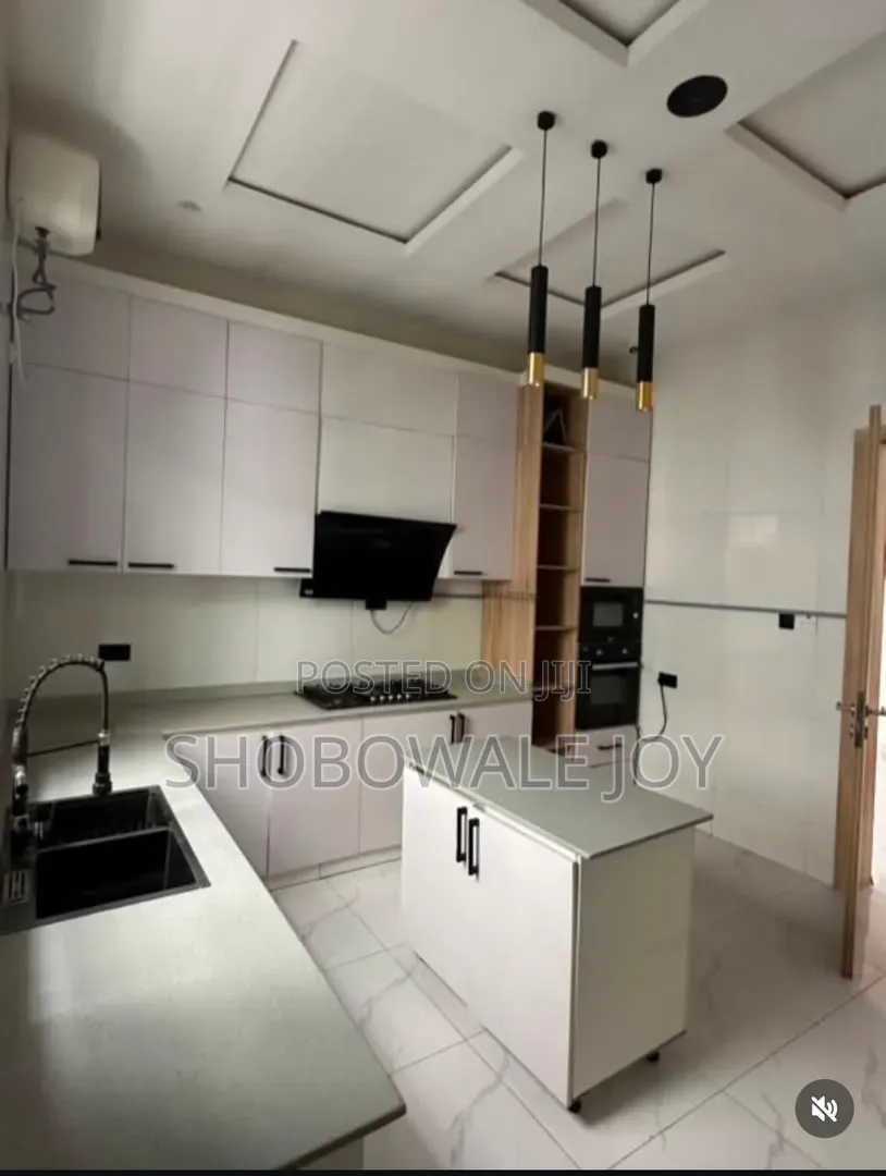 4bdrm Duplex in Ikota for rent in Ikota