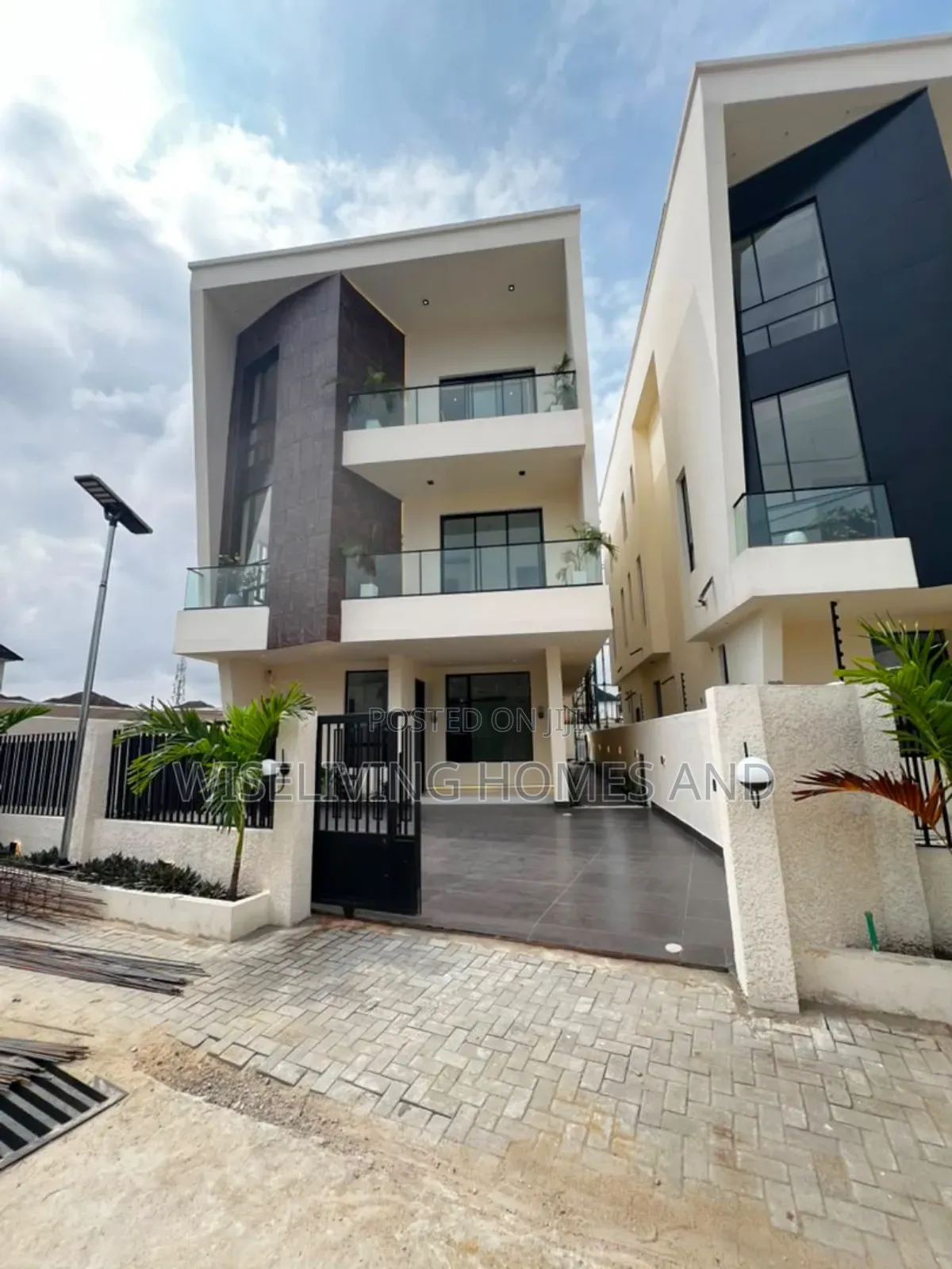 5bdrm Duplex in 2Nd Toll Gate Lekki for sale in Lekki