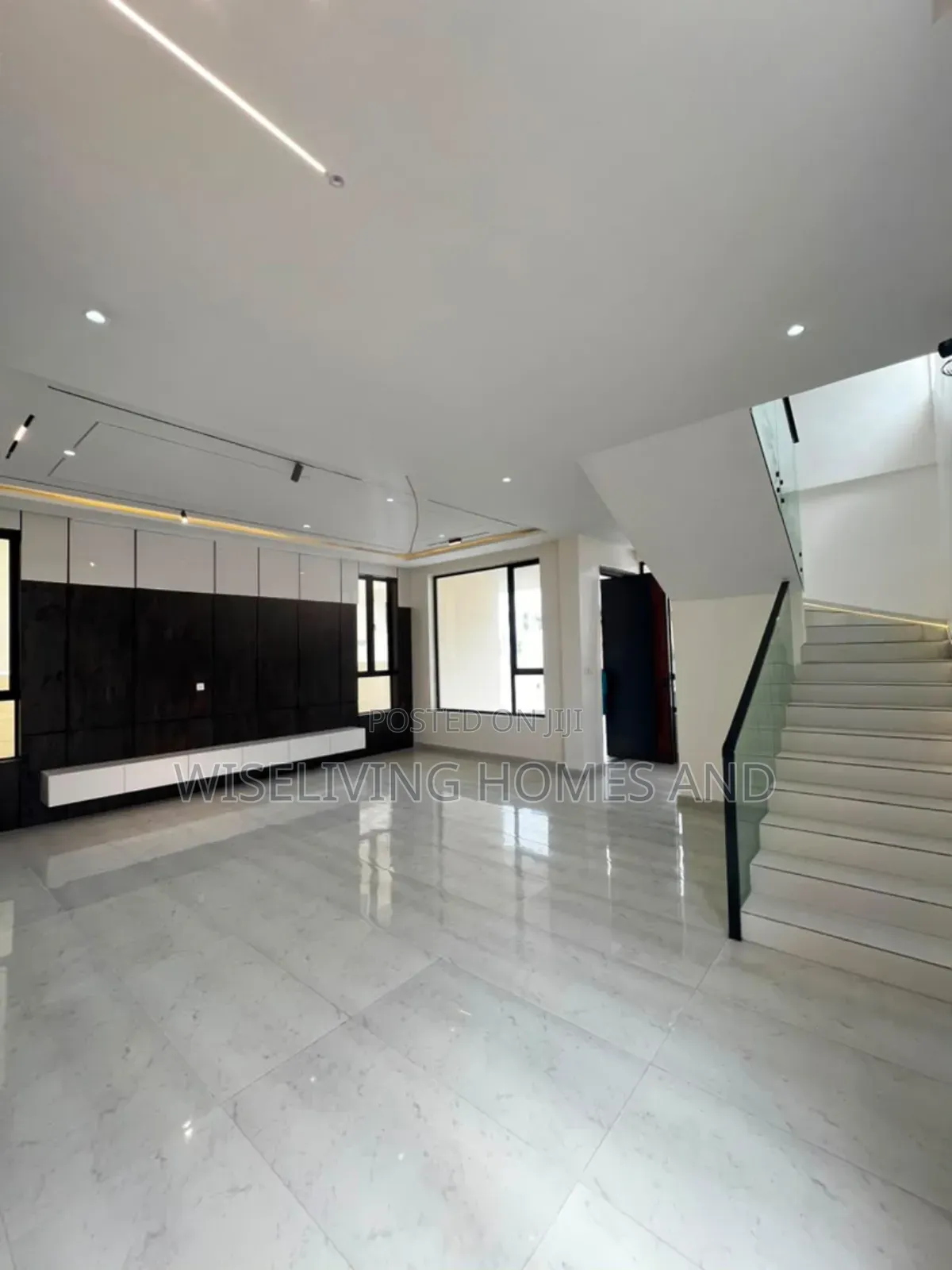 5bdrm Duplex in 2Nd Toll Gate Lekki for sale in Lekki