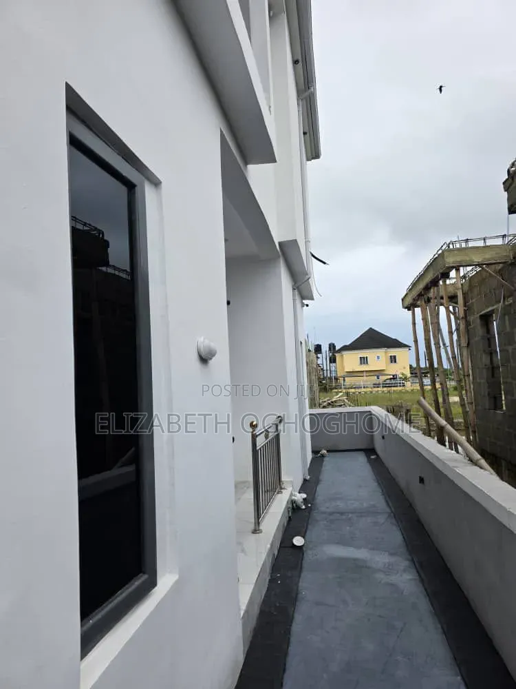 5bdrm Duplex in Beechwood Estate, Bogije for sale in Bogije