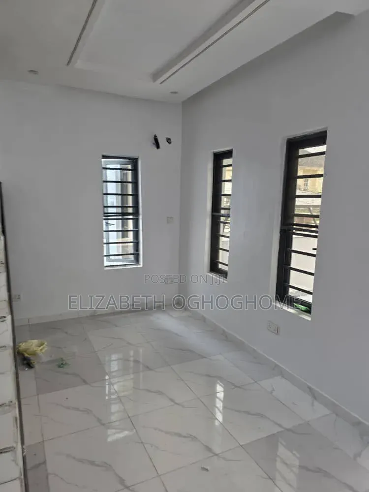 5bdrm Duplex in Beechwood Estate, Bogije for sale in Bogije