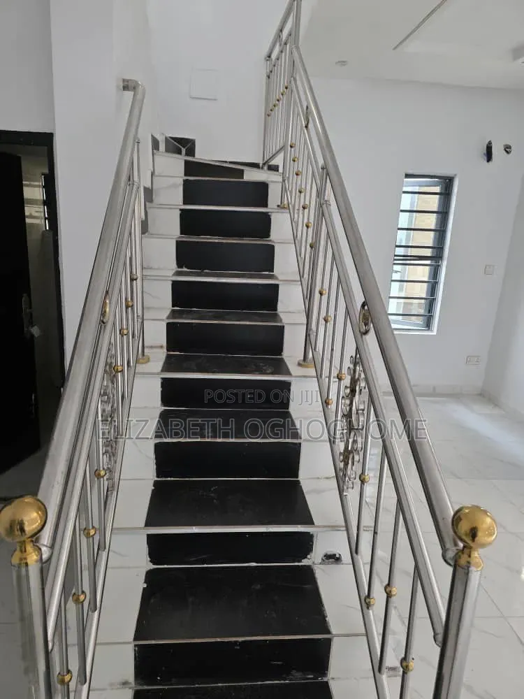 5bdrm Duplex in Beechwood Estate, Bogije for sale in Bogije