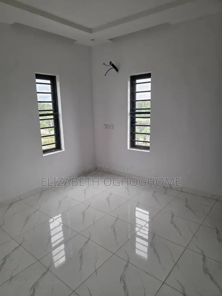 5bdrm Duplex in Beechwood Estate, Bogije for sale in Bogije
