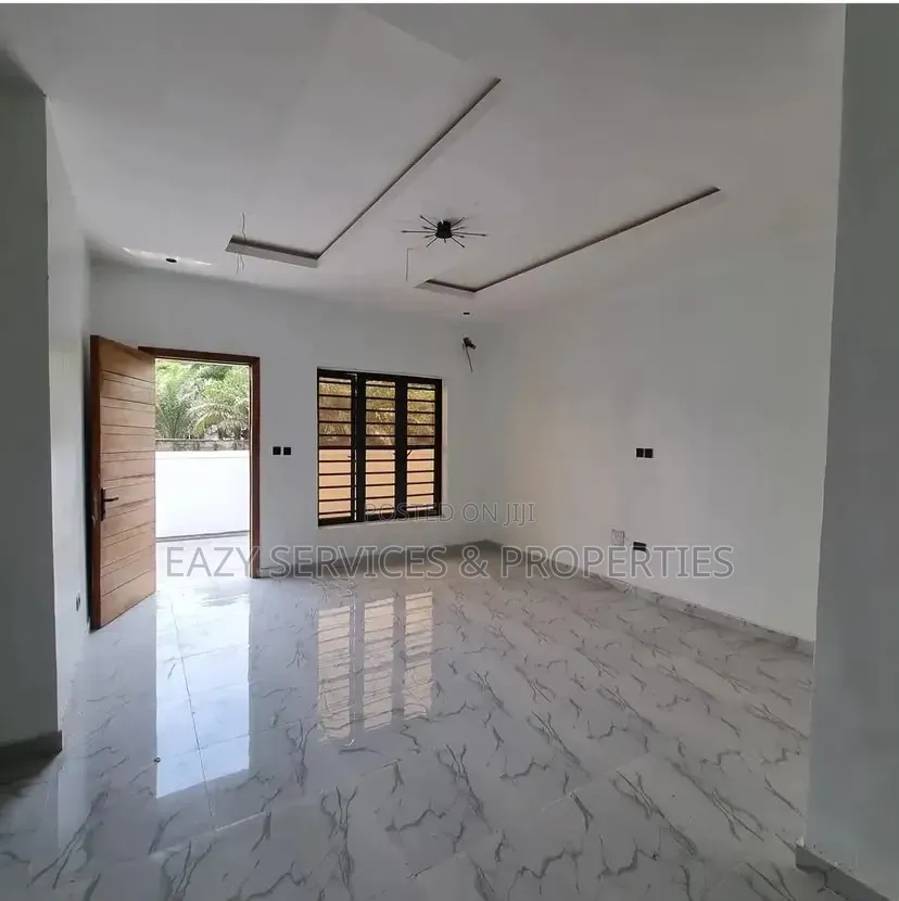 2bdrm Apartment in Gated And Secured, Chevron for rent in Chevron