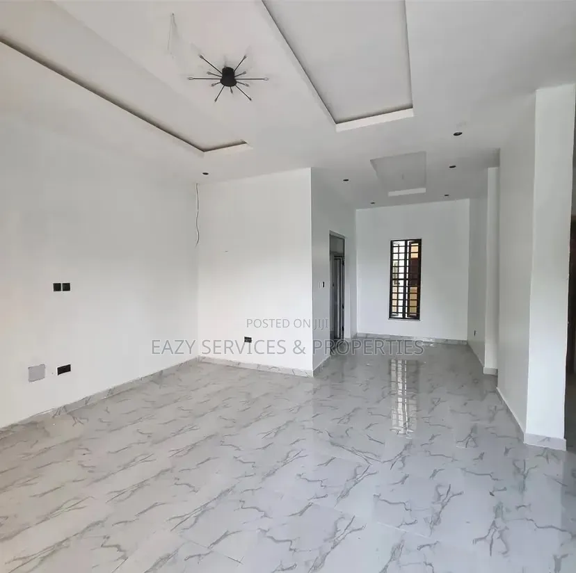 2bdrm Apartment in Gated And Secured, Chevron for rent in Chevron