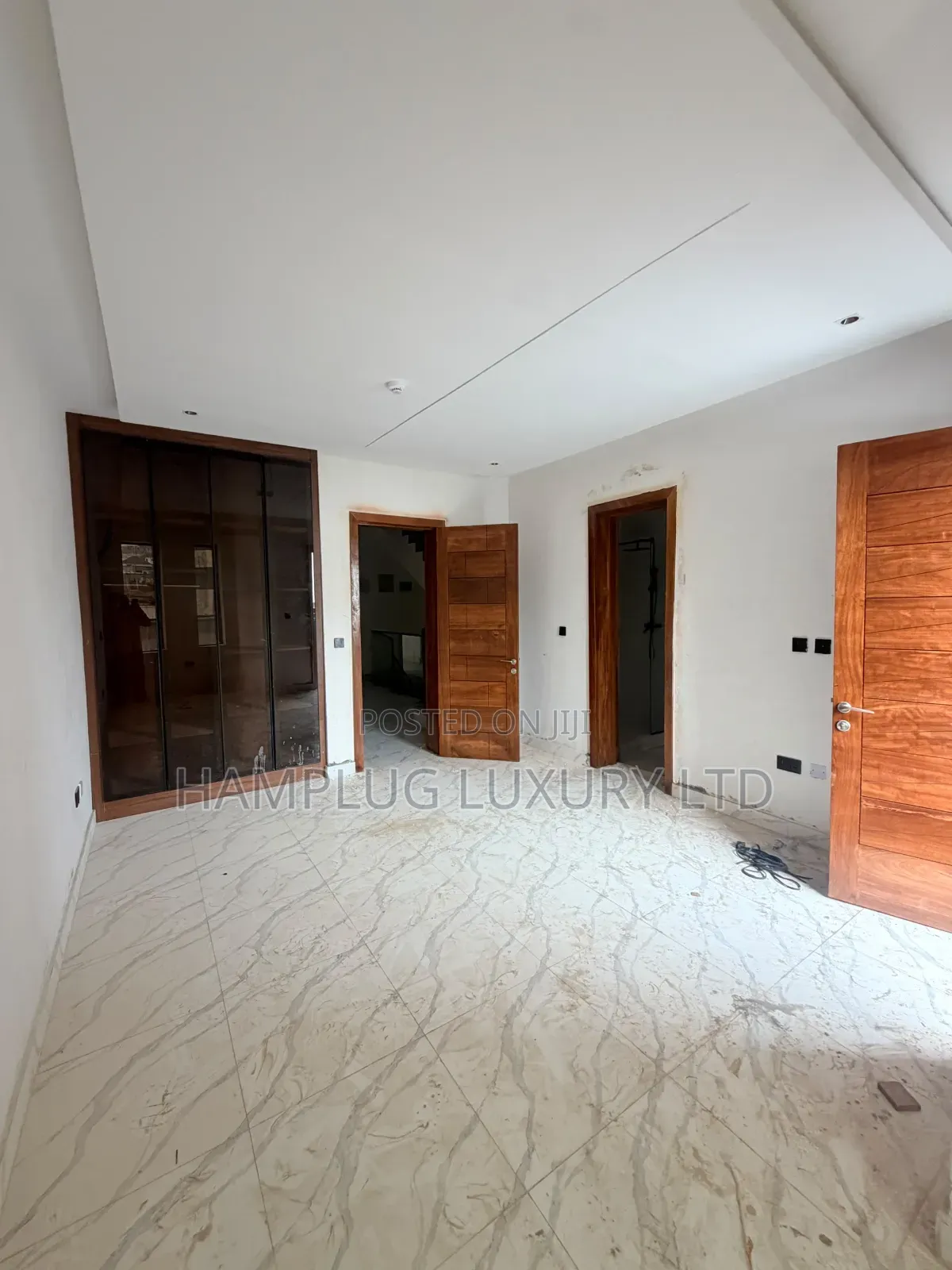 4bdrm Townhouse/Terrace in Guzape for sale in Guzape District