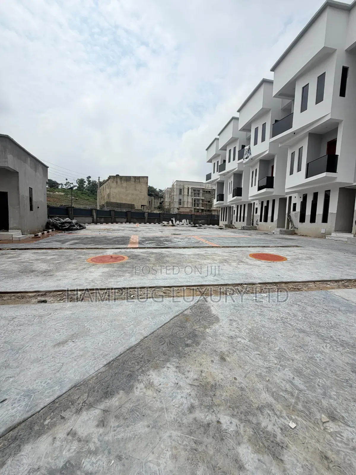 4bdrm Townhouse/Terrace in Guzape for sale in Guzape District