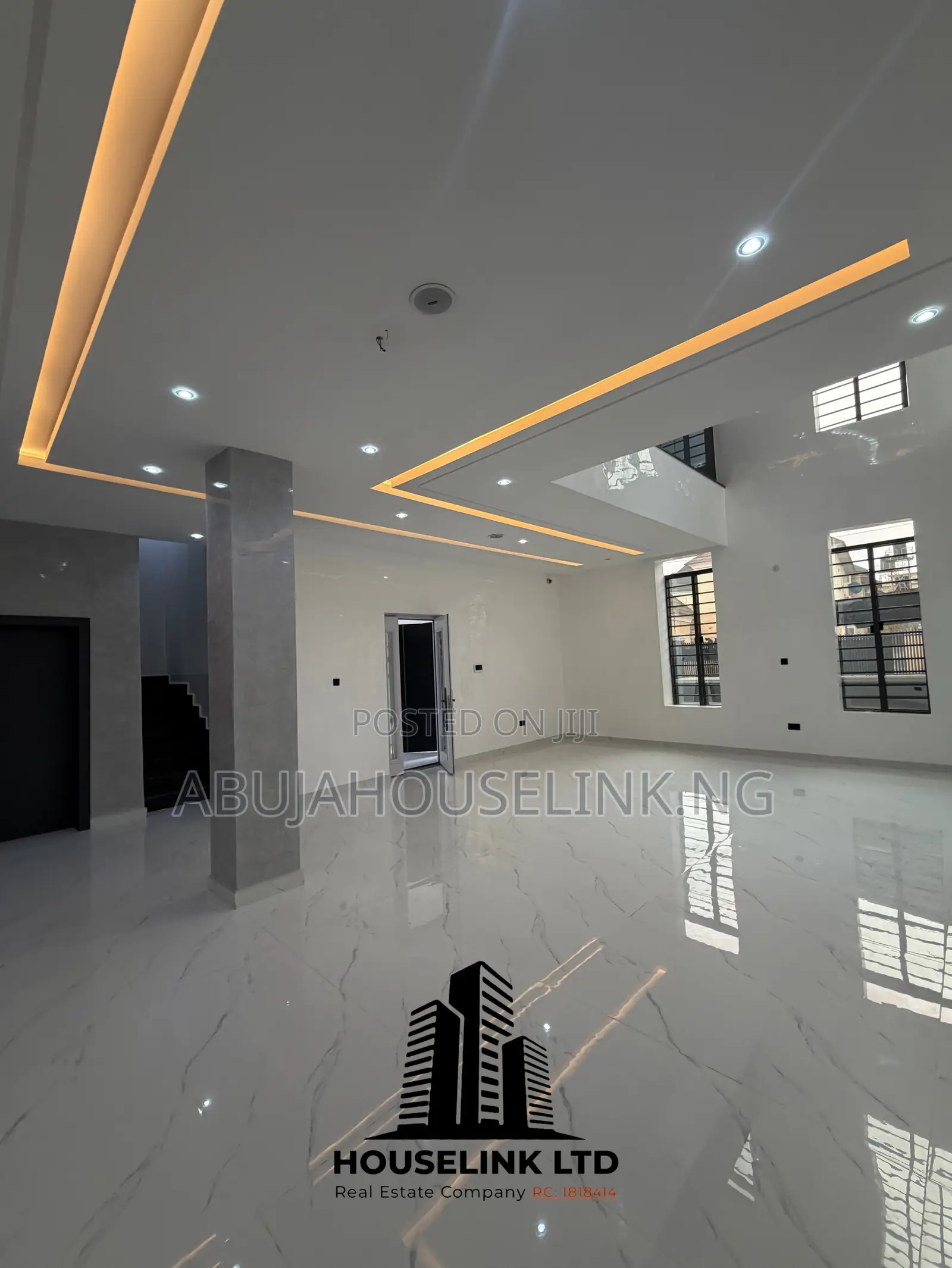 5bdrm Duplex in Apo Resettlement for sale in Apo Resettlement