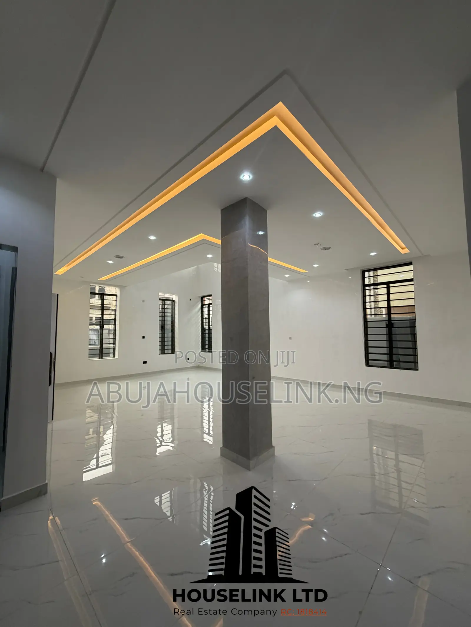 5bdrm Duplex in Apo Resettlement for sale in Apo Resettlement