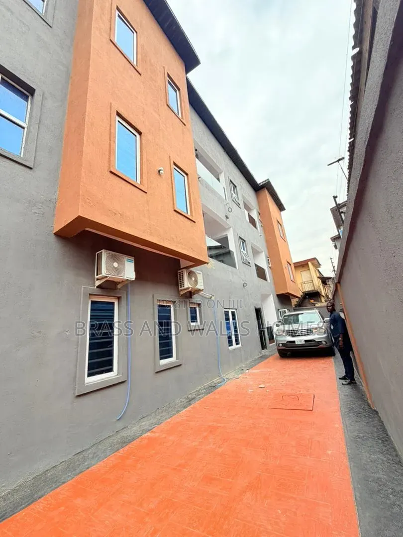 Furnished 2bdrm Apartment in Aguda / Ogba for sale in Aguda / Ogba