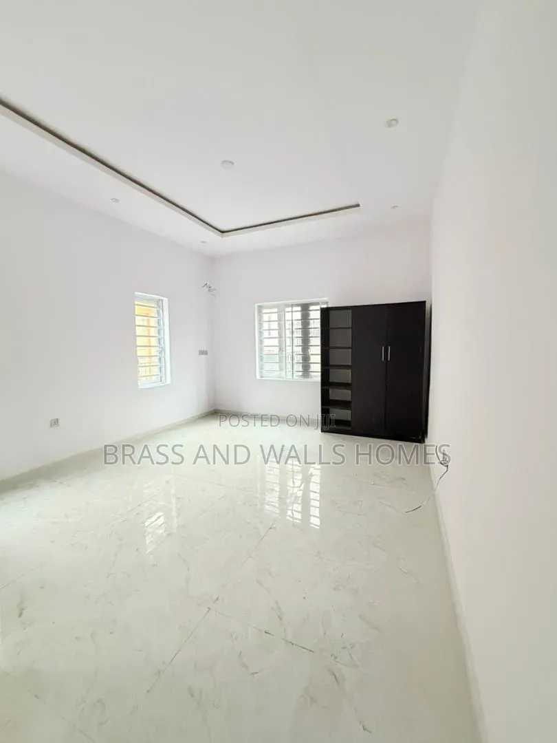 Furnished 2bdrm Apartment in Aguda / Ogba for sale in Aguda / Ogba