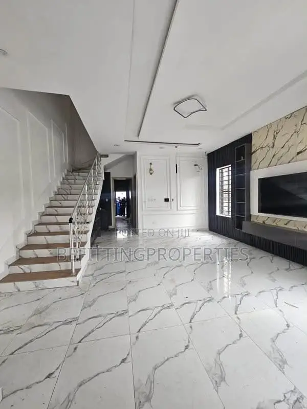 4bdrm Duplex in Lekki for sale in Lekki