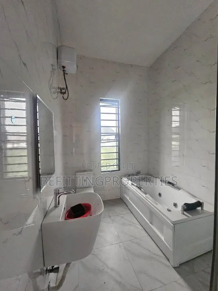 4bdrm Duplex in Lekki for sale in Lekki