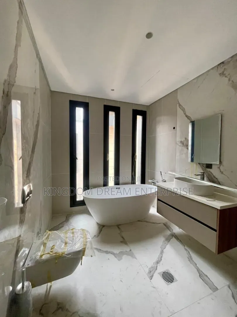 5bdrm Duplex in Banana Island Ikoyi for sale in Banana Island