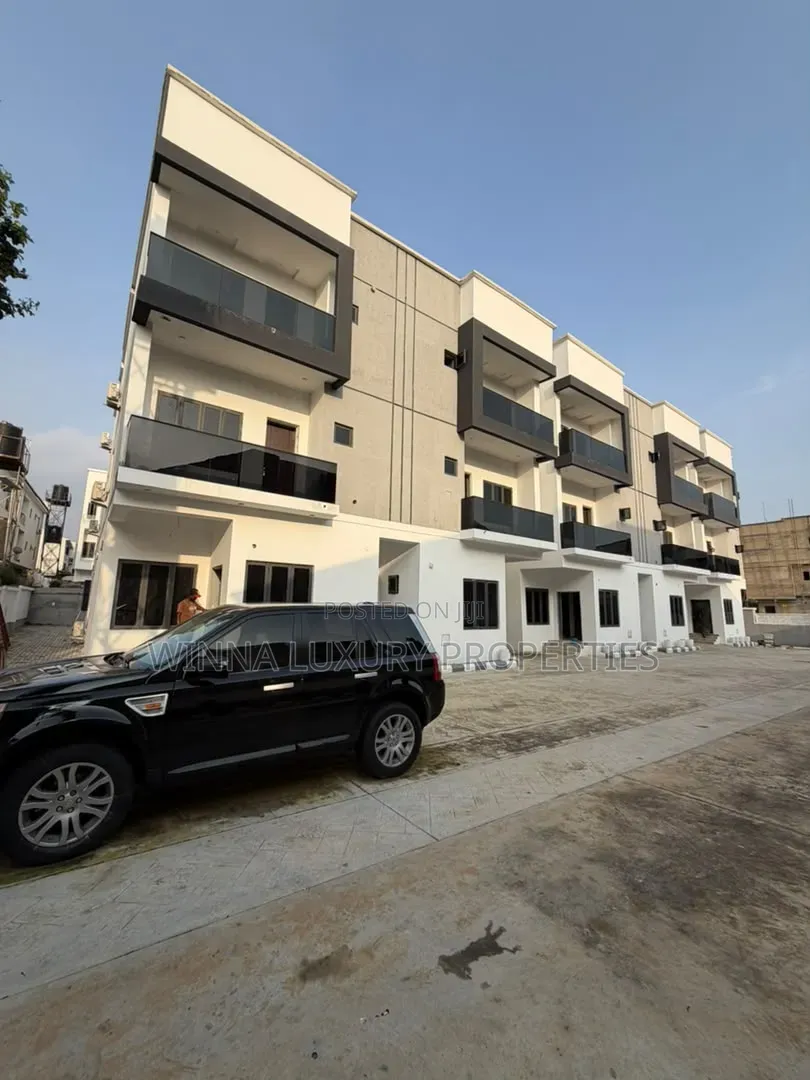 5bdrm Townhouse/Terrace in Kado for sale in Kado