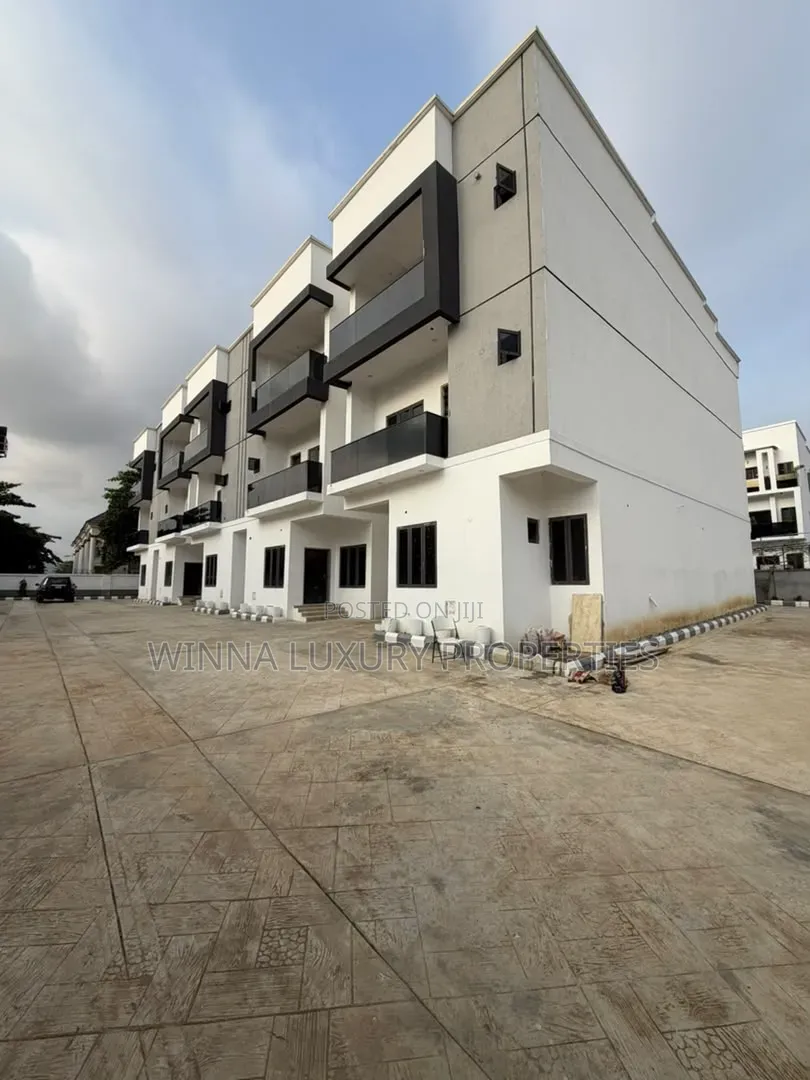 5bdrm Townhouse/Terrace in Kado for sale in Kado
