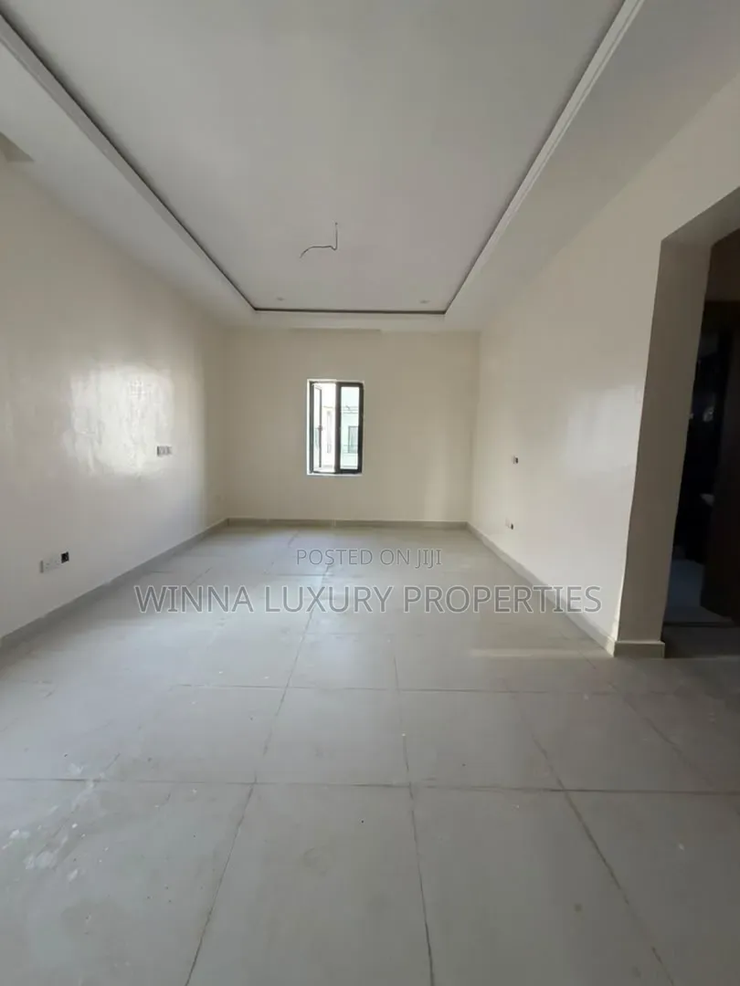 5bdrm Townhouse/Terrace in Kado for sale in Kado