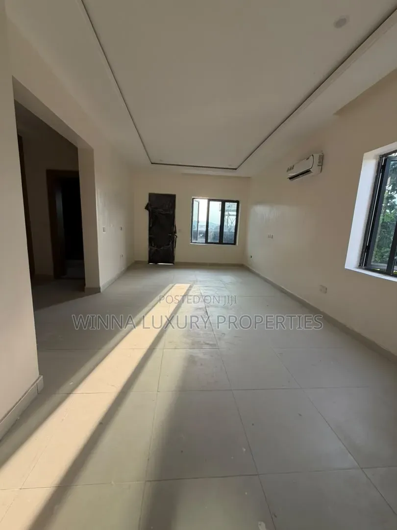 5bdrm Townhouse/Terrace in Kado for sale in Kado