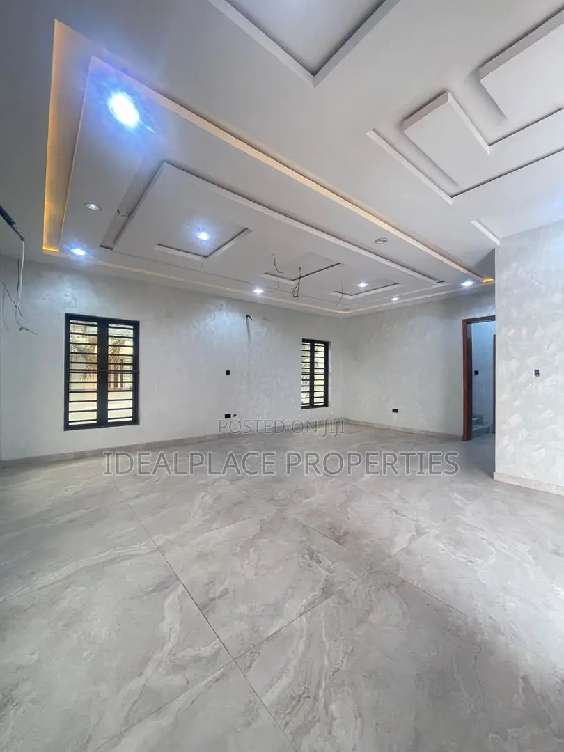 5bdrm Duplex in Ajah for sale in Ajah