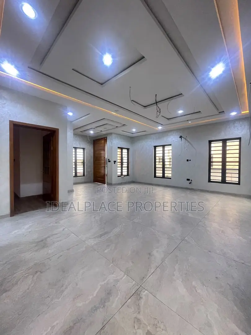 5bdrm Duplex in Ajah for sale in Ajah