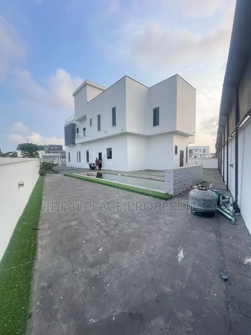 5bdrm Duplex in Ajah for sale in Ajah