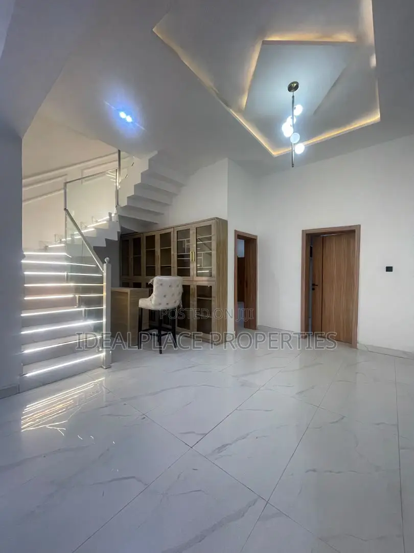 5bdrm Duplex in Ajah for sale in Ajah