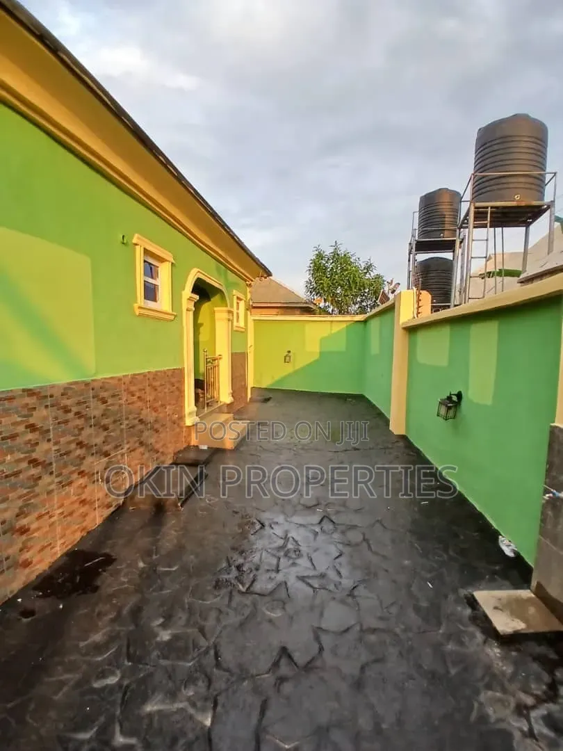 3bdrm Chalet in Aberesise Estate, Osogbo for sale in Osogbo