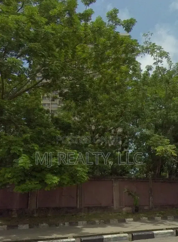 500 Square Metres Dry Land Close to Lekki-Epe Expressway in Idado