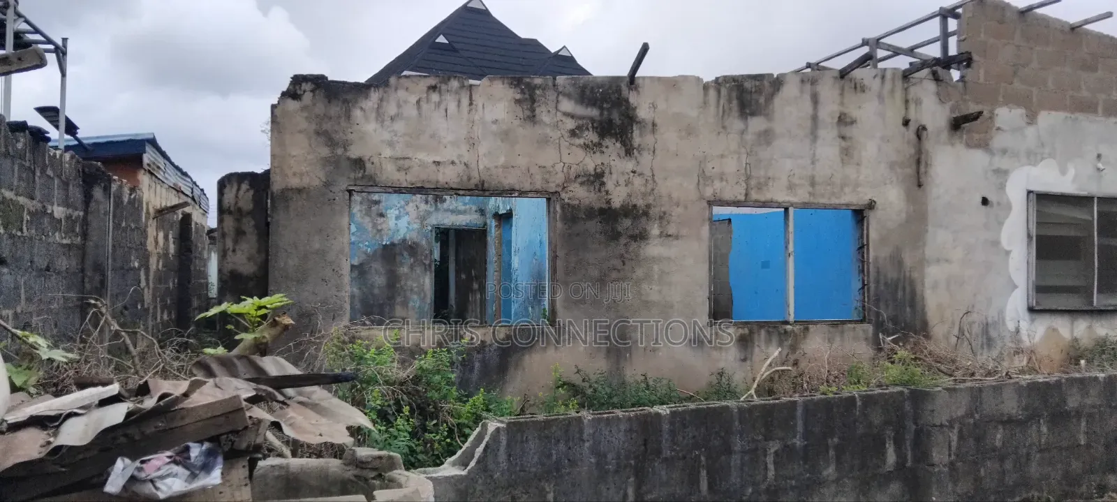 Empty Full Plot of Land in Ejigbo / Ejigbo