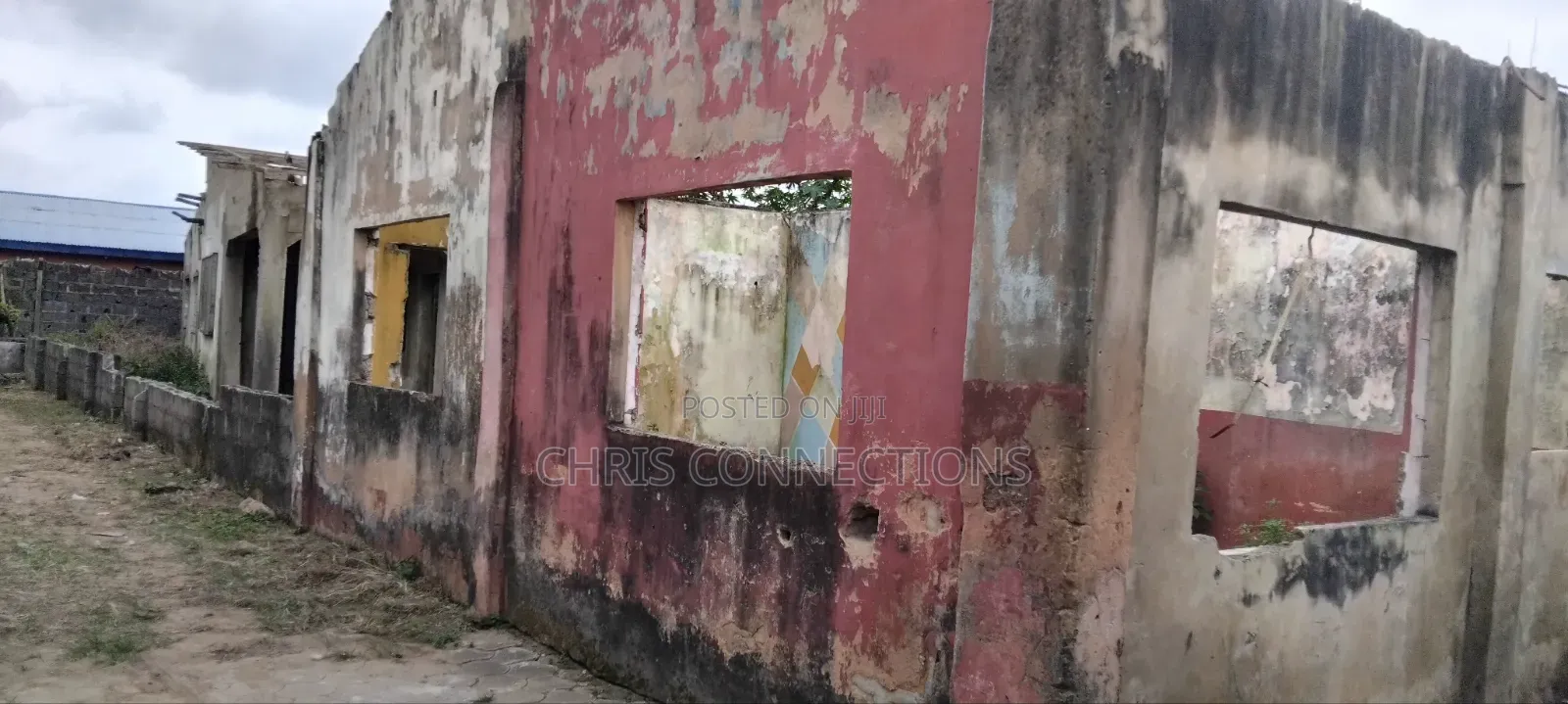 Empty Full Plot of Land in Ejigbo / Ejigbo