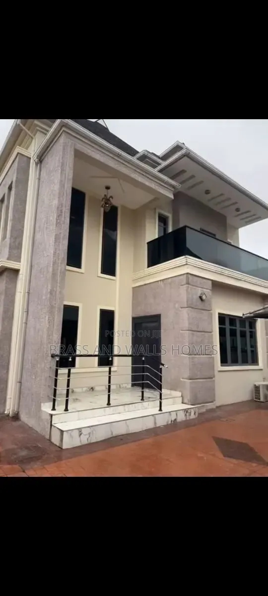 5bdrm Duplex in Wempco Road for sale in Wempco Road