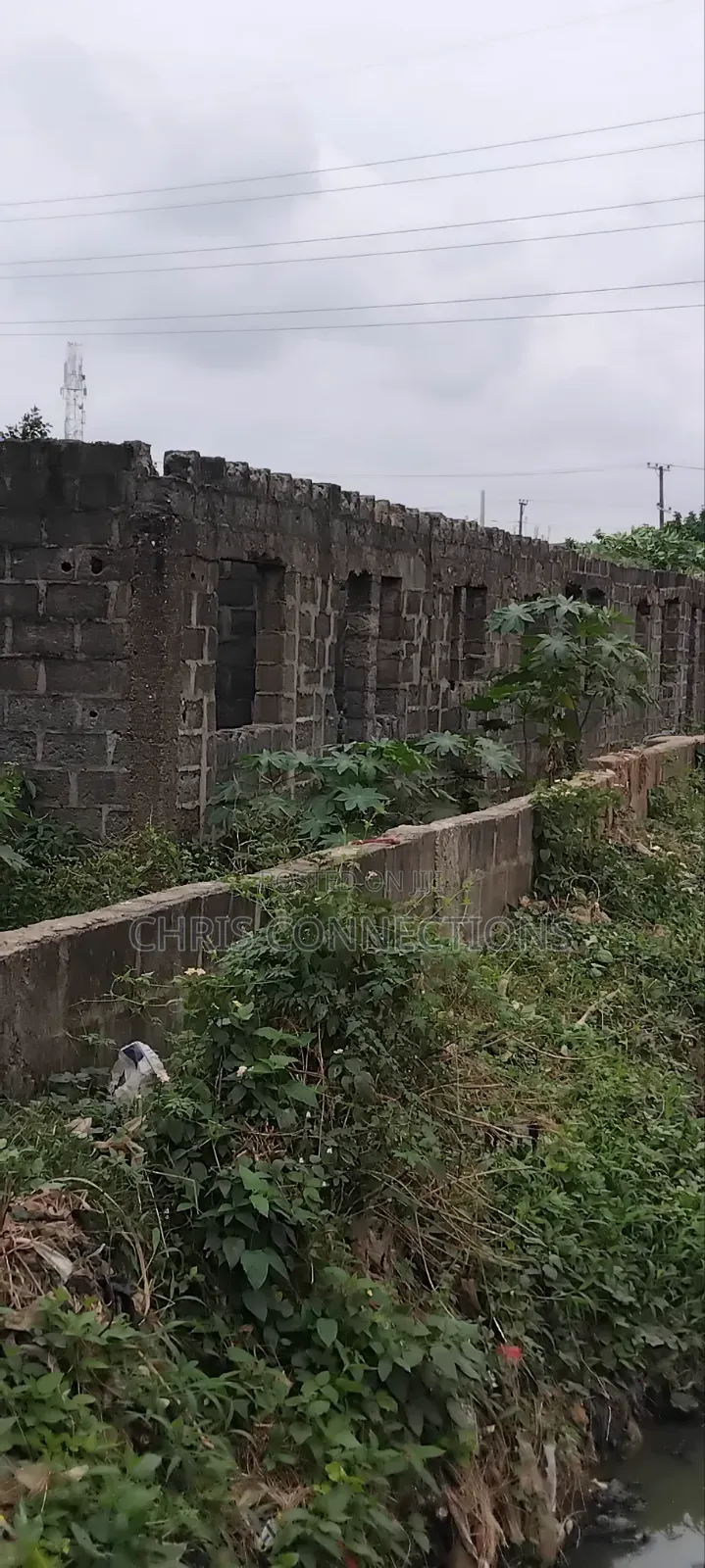 Uncompleted Building 60 by 120 in Ejigbo / Ejigbo