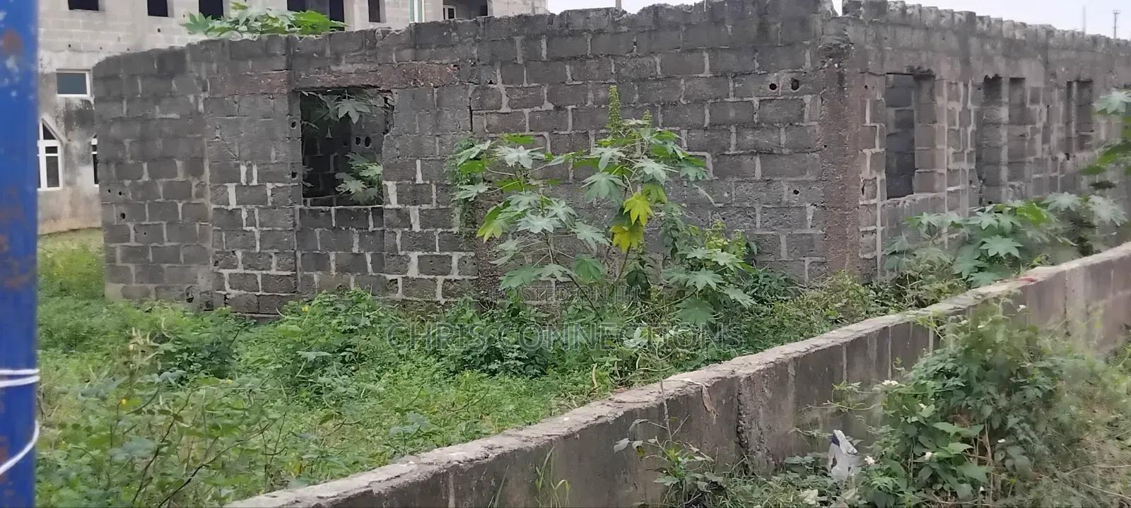 Uncompleted Building 60 by 120 in Ejigbo / Ejigbo