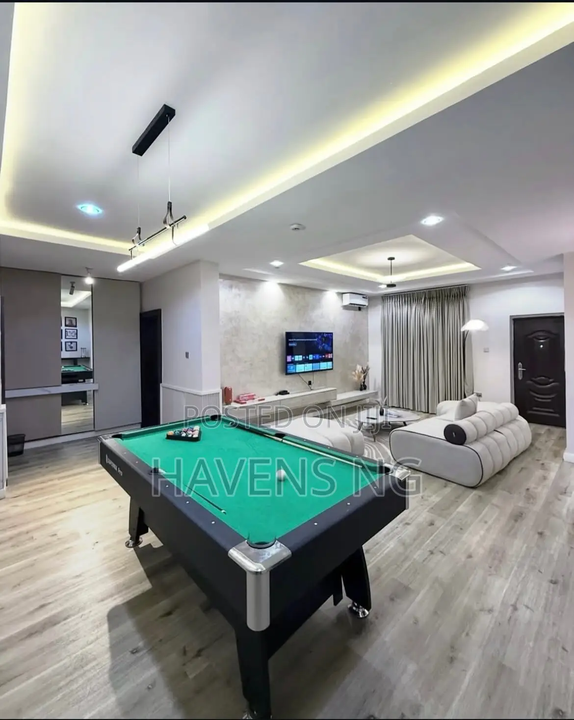 Luxurious 2-Bedroom Apartment in Jahi