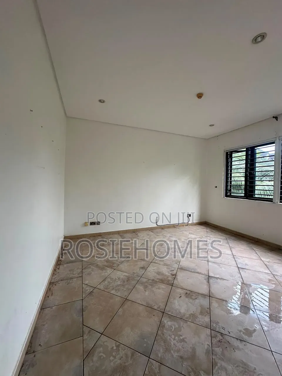 4bdrm Duplex in Banana Island for rent in Banana Island