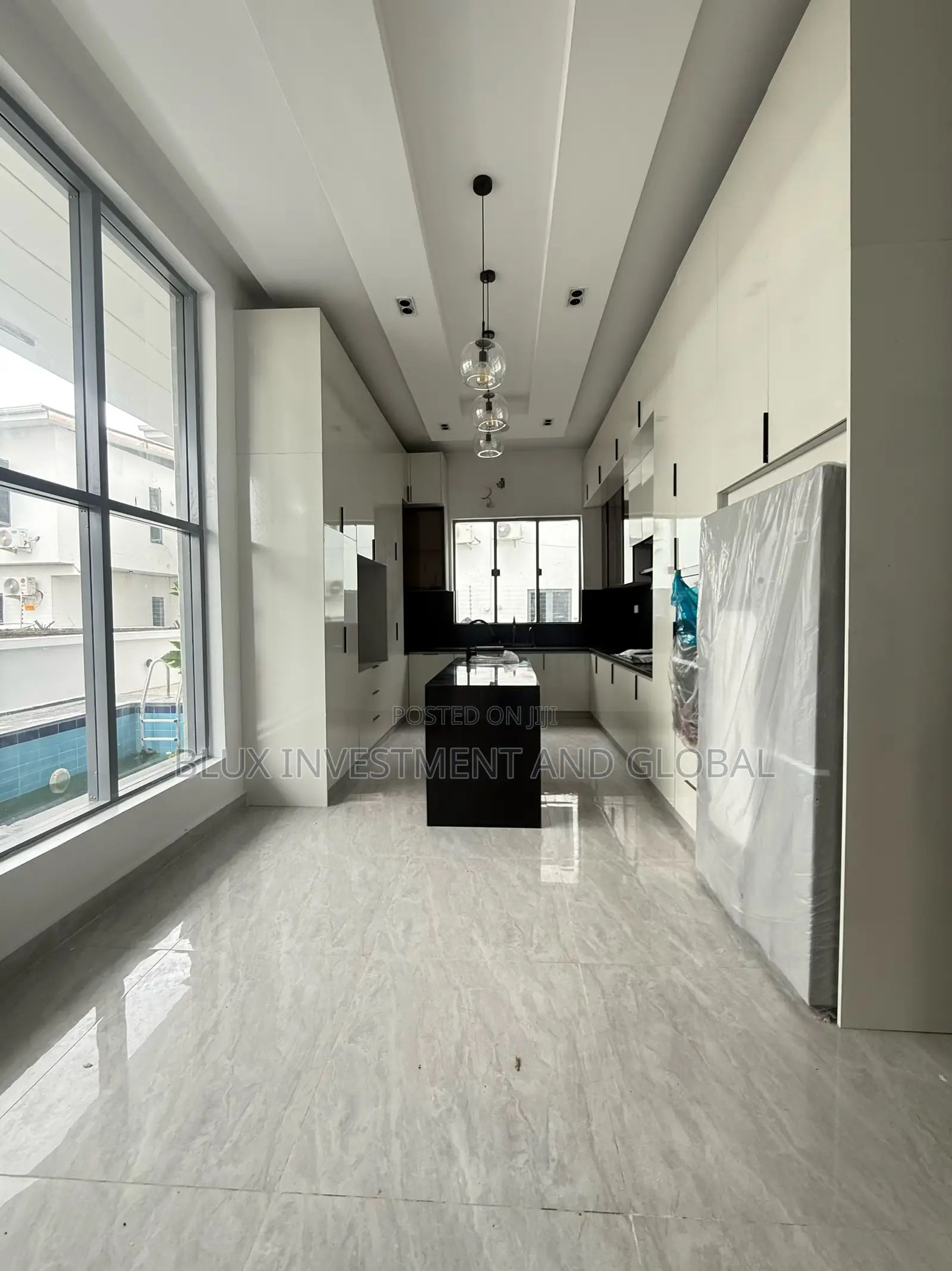 5bdrm Duplex in Off Plantinum Way for sale in Osapa london