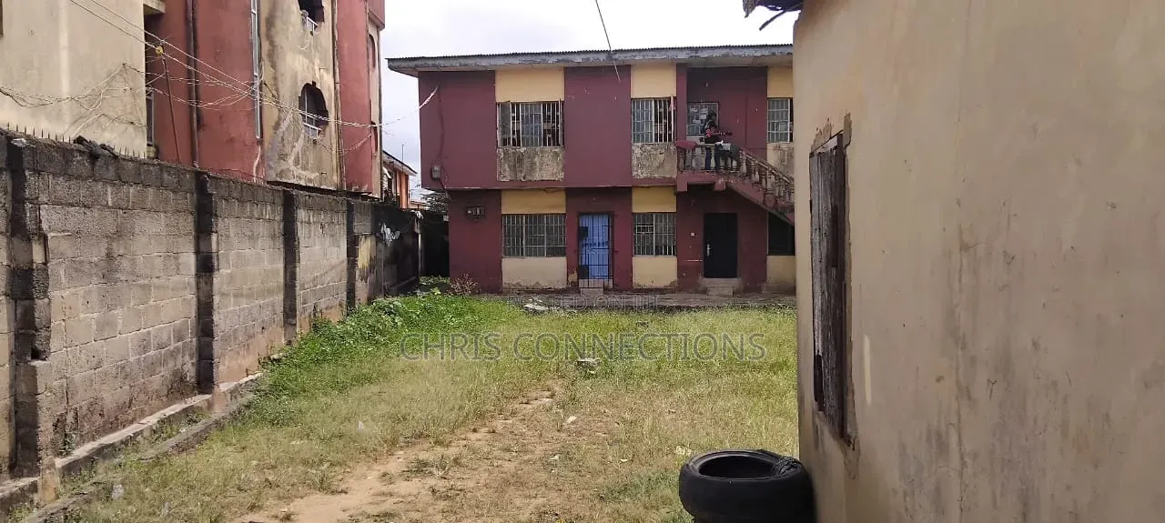3bdrm Block of Flats in Ejigbo / Ejigbo for sale in Ejigbo / Ejigbo