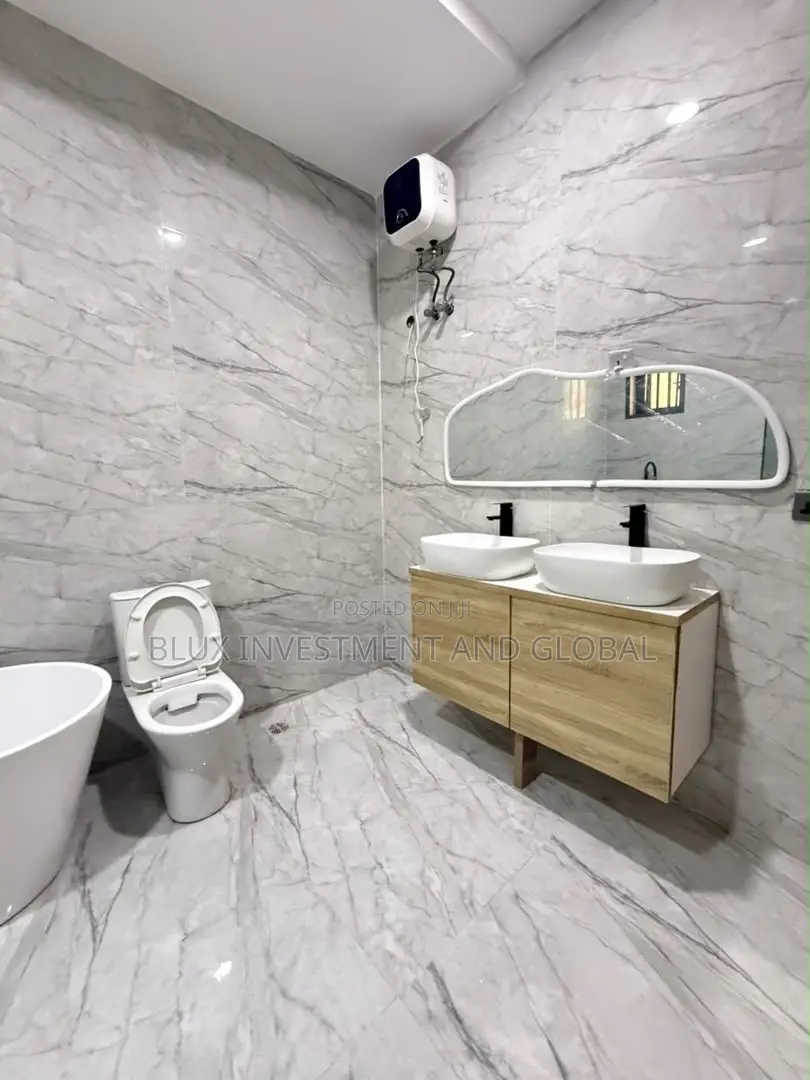 5bdrm Duplex in Secured Estate, Osapa london for sale in Osapa london
