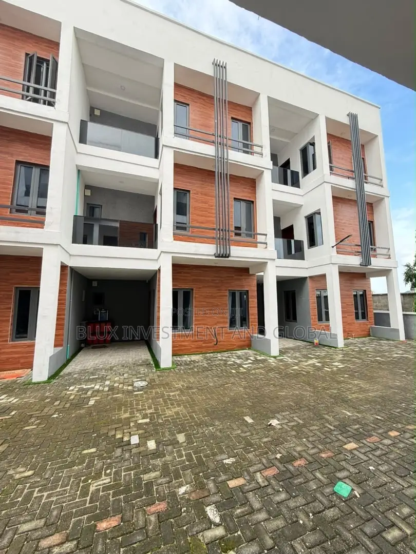 5bdrm Duplex in Secured Estate, Osapa london for sale in Osapa london