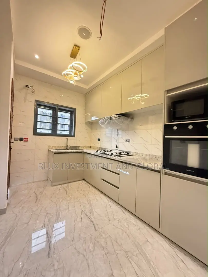 5bdrm Duplex in Secured Estate, Osapa london for sale in Osapa london