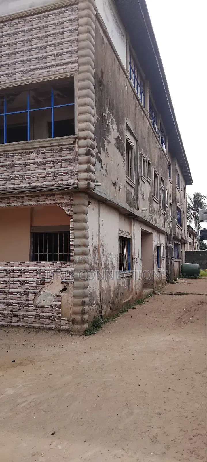 3bdrm Block of Flats in Ejigbo / Ejigbo for sale in Ejigbo / Ejigbo
