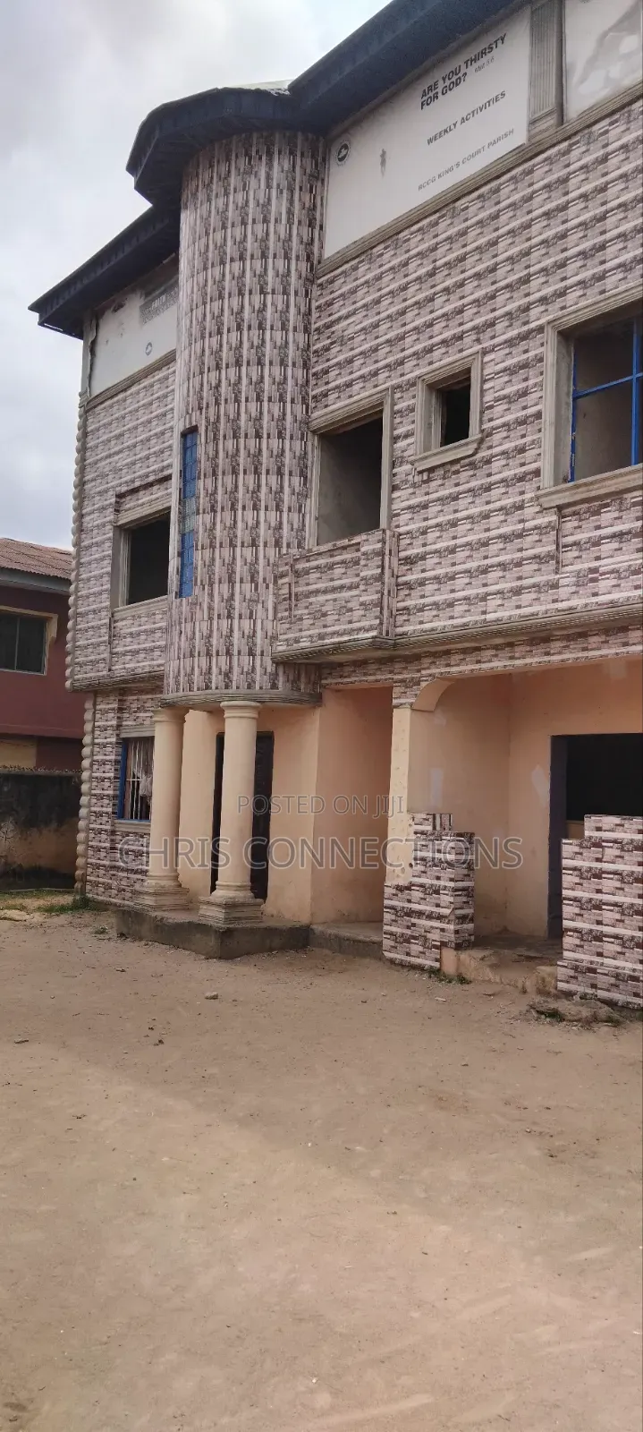 3bdrm Block of Flats in Ejigbo / Ejigbo for sale in Ejigbo / Ejigbo