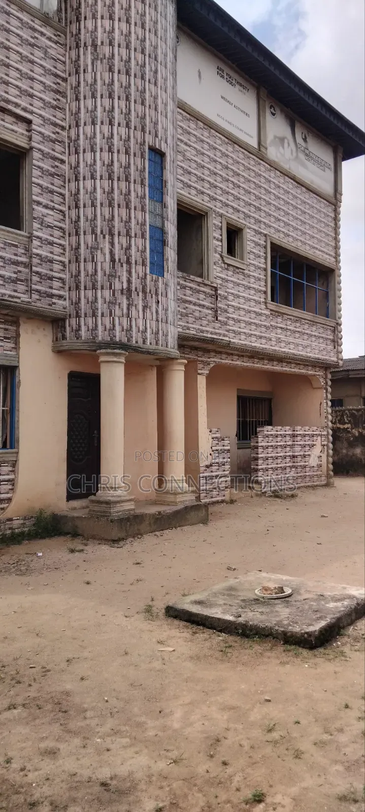 3bdrm Block of Flats in Ejigbo / Ejigbo for sale in Ejigbo / Ejigbo