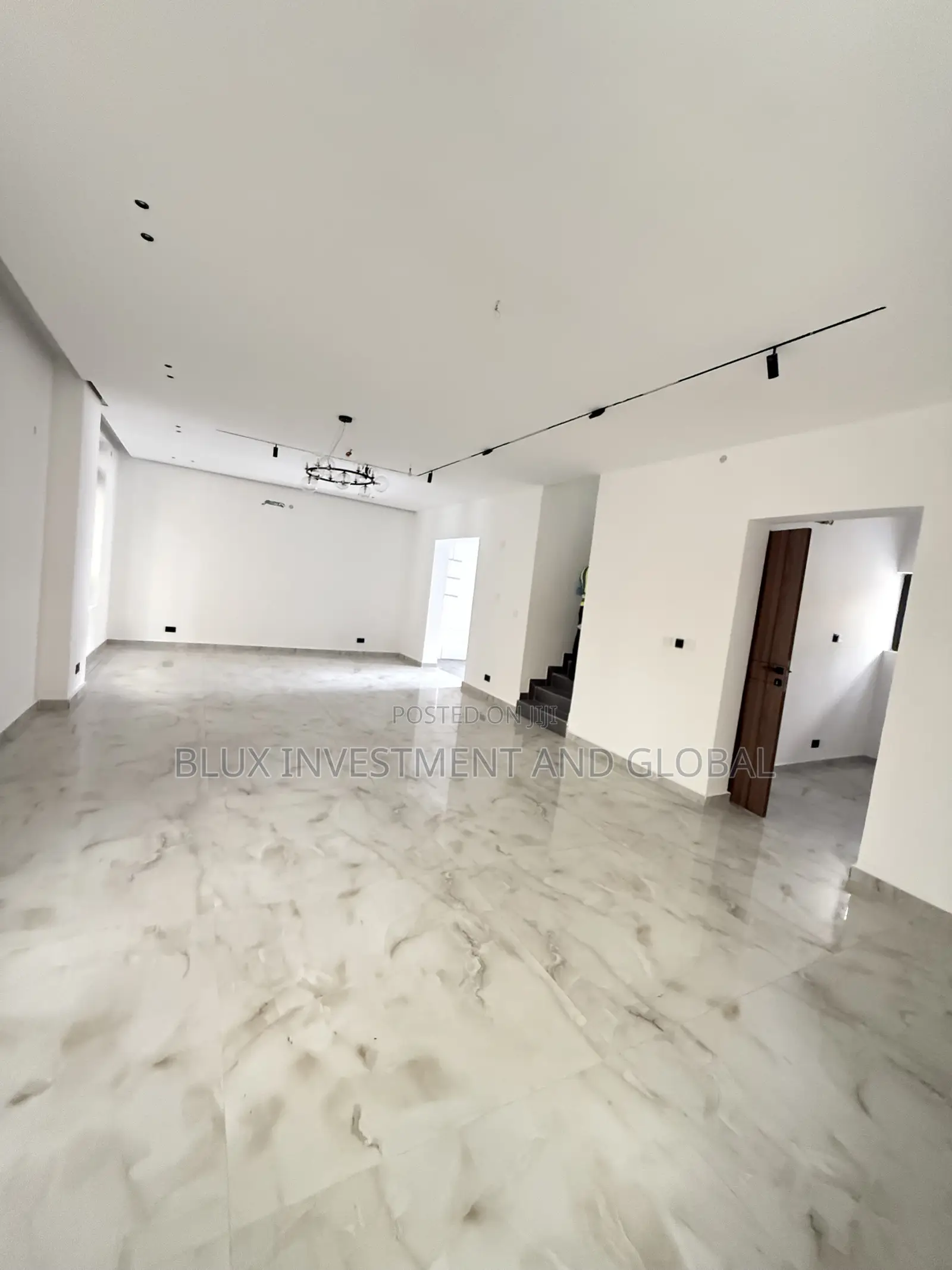 5bdrm Villa in An Access Code, Lekki Phase 1 for sale in Lekki Phase 1
