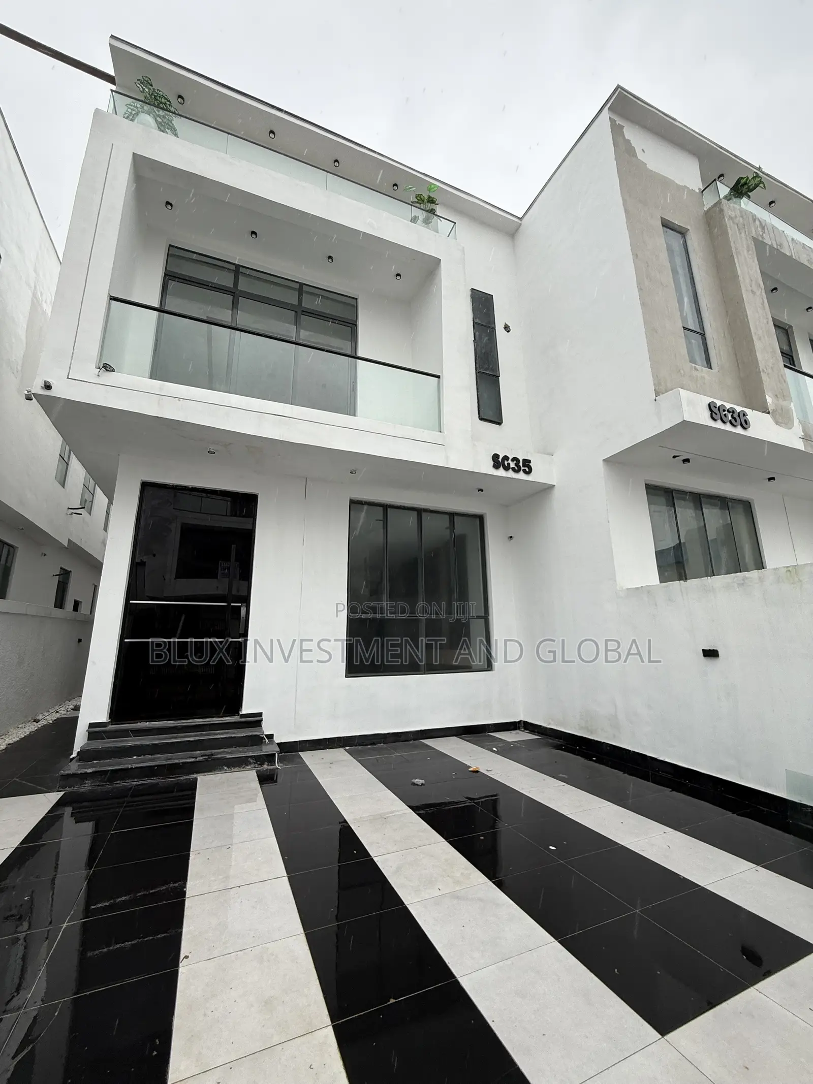 4bdrm Duplex in Chevron for sale in Chevron