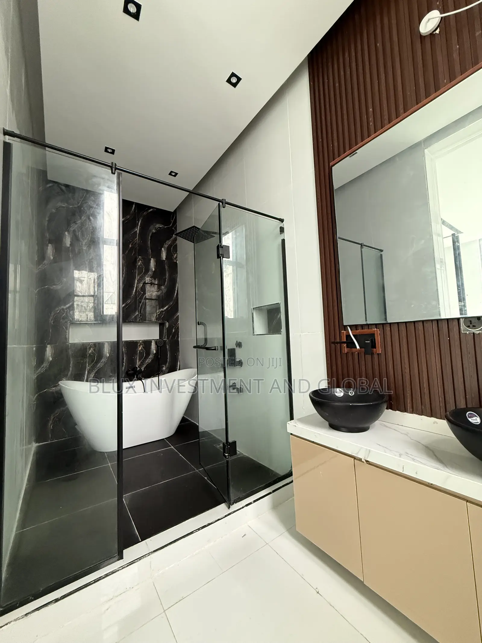 4bdrm Duplex in Chevron for sale in Chevron